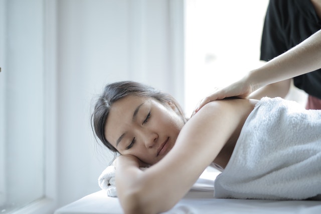 Remedial massage services in Melbourne